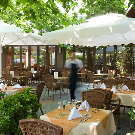 Logis Tante Yvonne & Son Restaurant Semi-gastronomique - Lyon Nord Hotel Quincieux