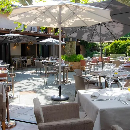 Logis Tante Yvonne & Son Restaurant Semi-gastronomique - Lyon Nord Hotel Quincieux