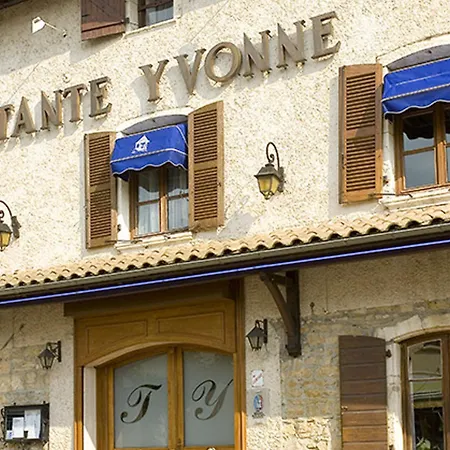 Hotel Logis Tante Yvonne & Son Restaurant Semi-gastronomique - Lyon Nord 3*