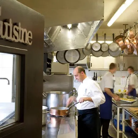 Hotel Logis Tante Yvonne&son Restaurant Semi-gastronomique - Lyon Nord Quincieux