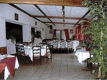Hotel Logis Tante Yvonne 3*